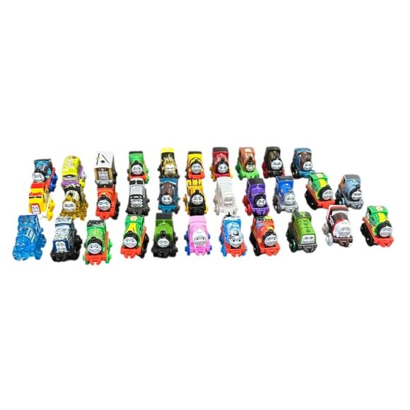 Lot of 32 Thomas & Friends Minis Trains Frozen Tootsie Roll Blow Pop Toys Small - Picture 1 of 10